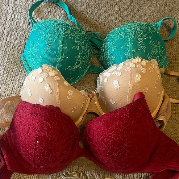 Fun Bra Set - Red, Teal, and Nude 🥰🥰 - Picture 1 of 1